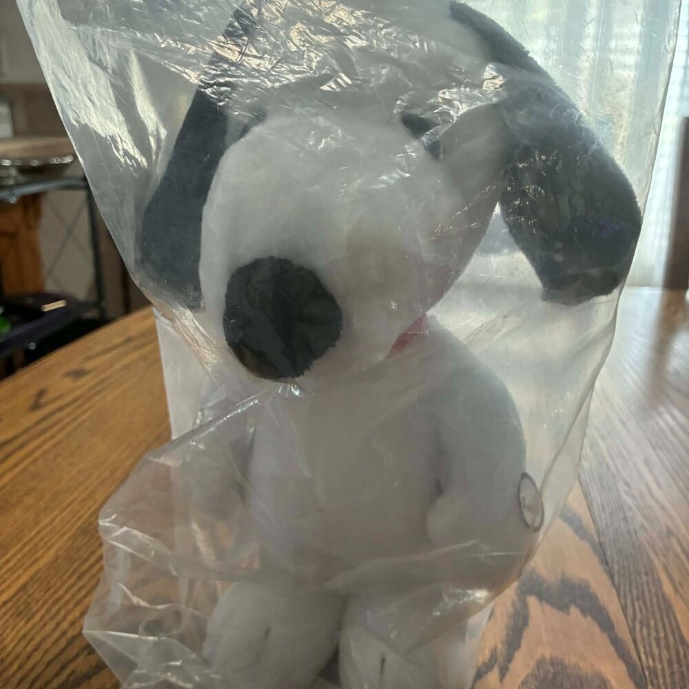 Peanuts “Happy Dance Snoopy” Animated Plush – New Sealed – Interactive Toy